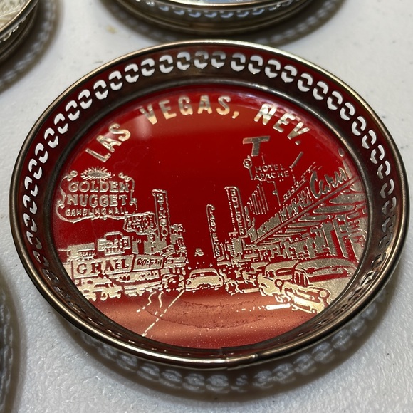 Four vintage metal coasters - Picture 4 of 8